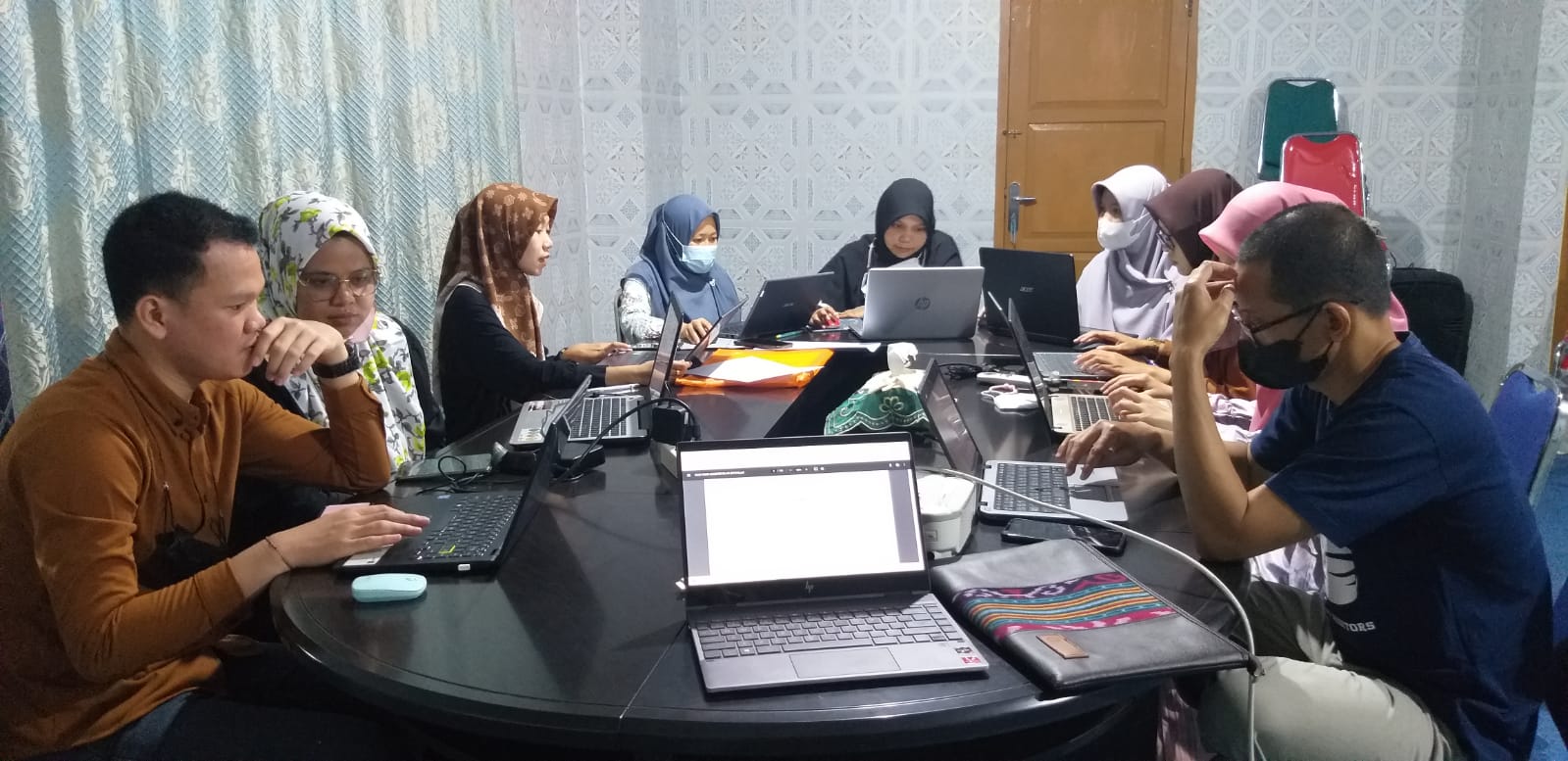 Verifikasi Laporan IKU Dosen dengan Tugas Tambahan (DT) Triwulan I Tahun 2022